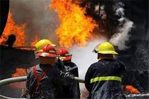 انسداد خیابان مولوی درپی آتش‌سوزی