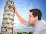 چرا برج پیزا کج شد؟