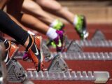 عکسی از ورزشکاران دوومیدانی حین مسابقه