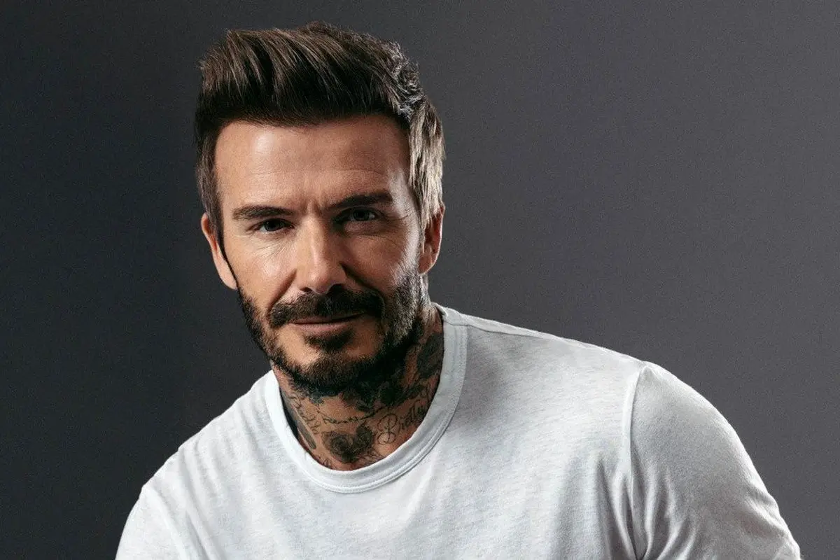 حرکات نمایشی با دوچرخه توسط دیوید بکام 49 ساله!