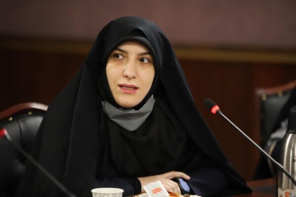 زینب قیصری