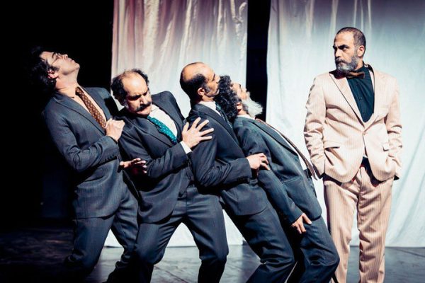 الاغ‌هایی که عاشق طاووس شدند