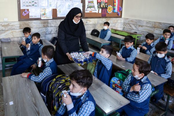 سال تحصیلی جدید ۷۵ وعده شیر رایگان در مدارس ابتدایی توزیع می‌شود
