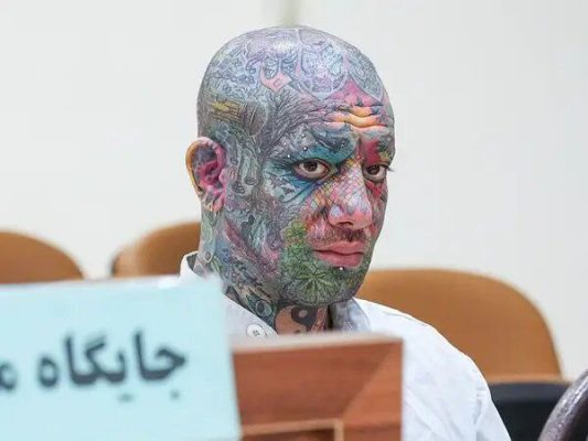 تتلو از مرکز درمانی مرخص و‌ به زندان برگشت