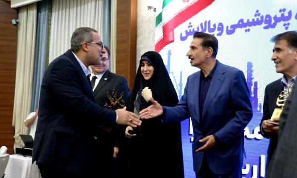 پتروفرهنگ به عنوان «شرکت برتر سال ۱۴۰۳» صنعت نفت ایران معرفی شد
