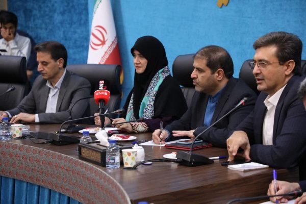 نمود مشترک اعتبار اقتصادی، هنری و هویتی یزد در صنایع دستی / طراحی فستیوال کوچه های دوستی حسینیه ایران باهدف ارتقا برند گردشگری معنوی یزد