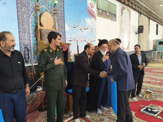 تقدیر بخشدار و امام جمعه ، از خبرنگاران بخش مرکزی یزد در مراسم نماز جمعه