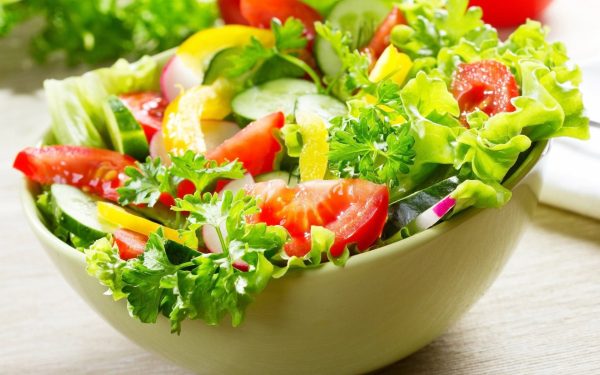 بهترین زمان خوردن سالاد را بشناسید