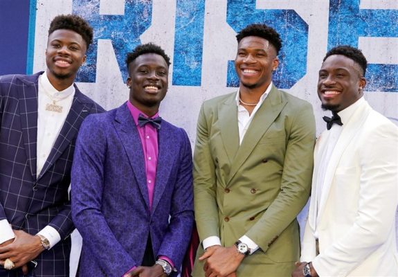 برای نخستین بار در تاریخ NBA؛ حضور سه برادر در یک تیم