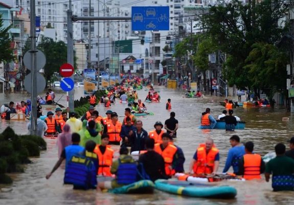 تعداد قربانیان سیل در ویتنام به ۹۰ نفر رسید