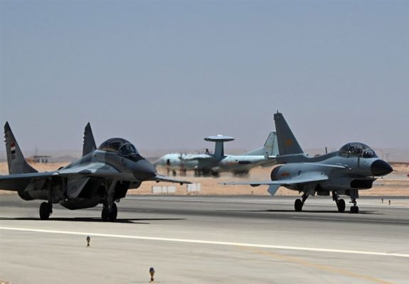 فرود جنگنده‌های چینی در مصر، اسرائیل را به حال آماده باش در آورد