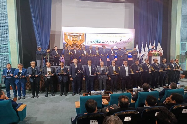 تجلیل از خادمان سفرهای ریلی در دومین گردهمایی مأموران قطارهای مسافری 1 bbbb